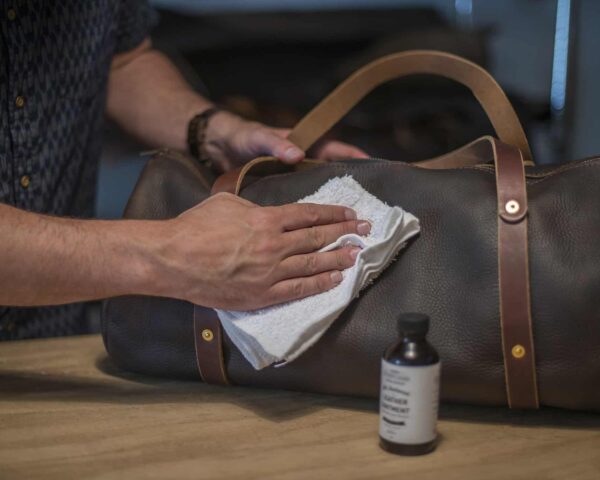 Hướng dẫn bảo quản vệ sinh đồ da