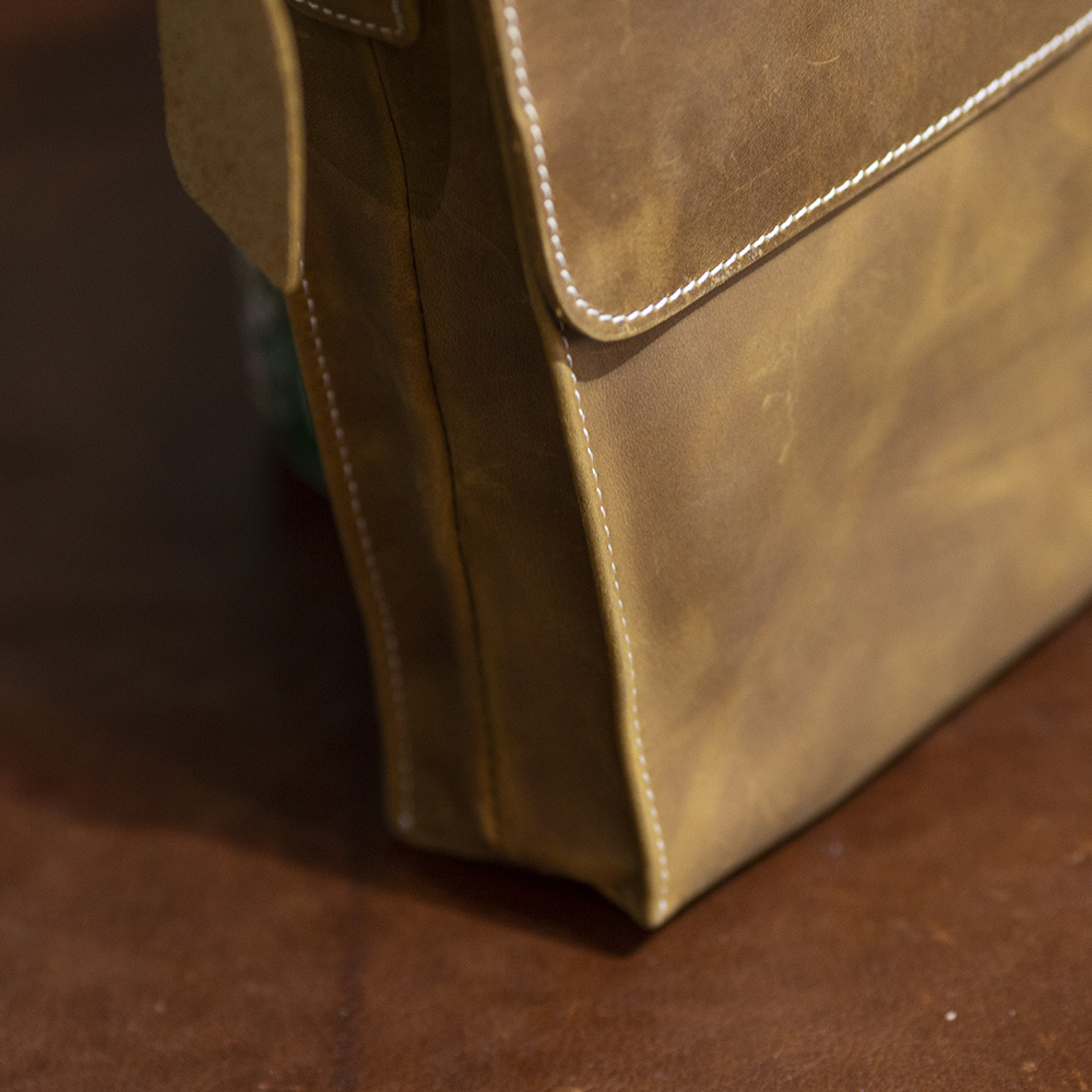 Túi đeo chéo nam da bò Gento T621 - GENTO Leather