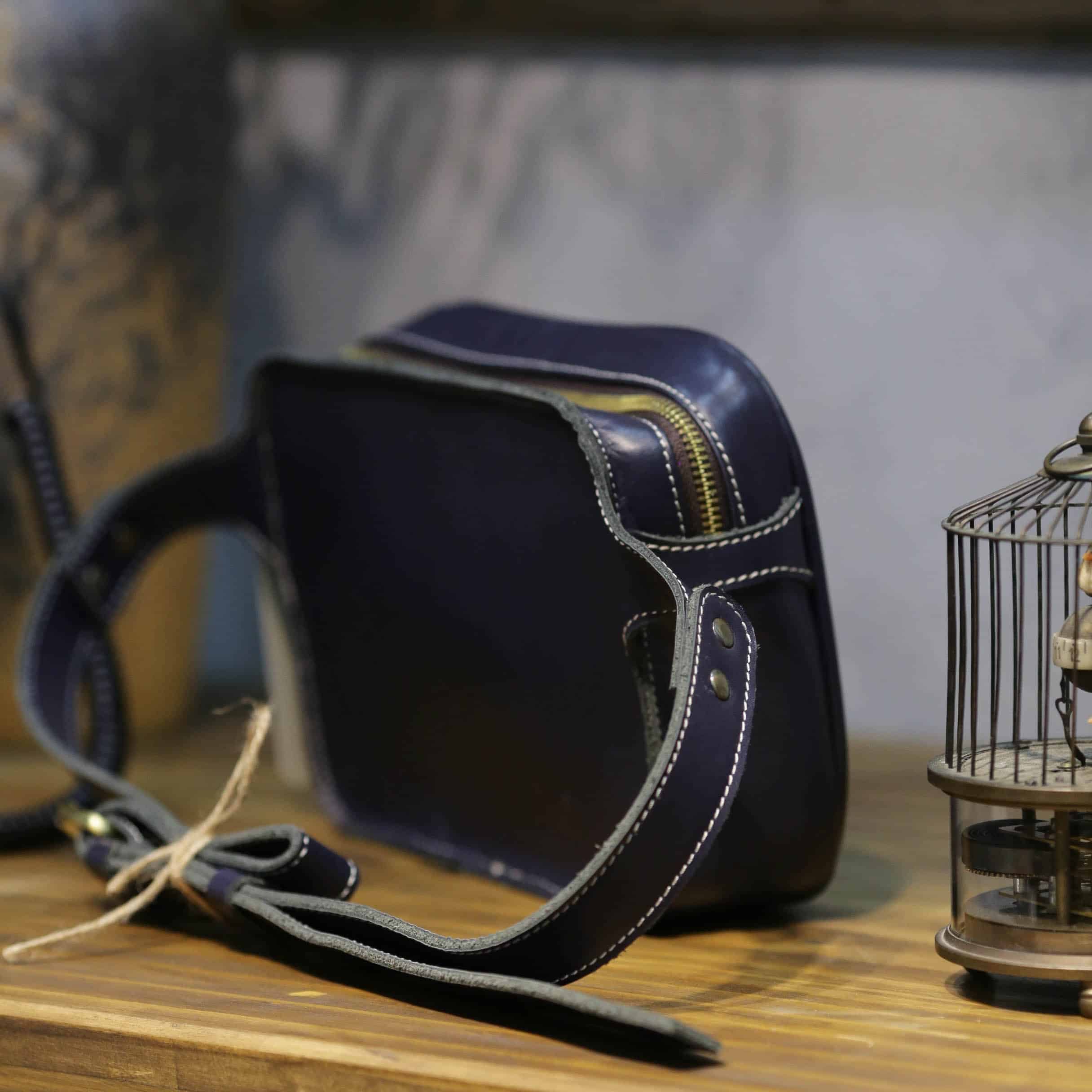 Túi chéo nam đeo trước ngực da bò T634 - GENTO Leather