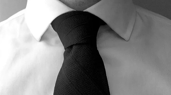 Cách thắt cà vạt kiểu Cavendish thanh lịch