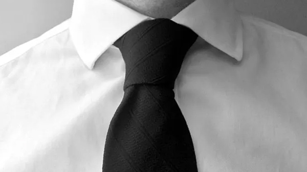 Cách thắt cà vạt kiểu Grantchester
