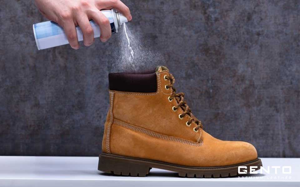 Dùng baking soda khử mùi hôi giày Dùng baking soda khử mùi hôi giày