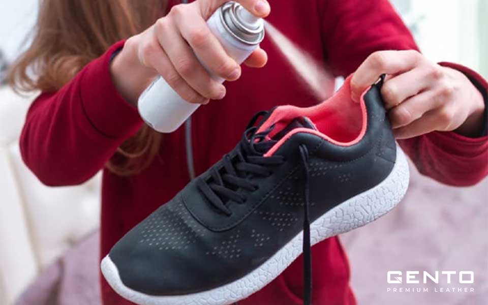 Dùng xịt khử mùi giày chuyên dụng Dùng xịt khử mùi giày chuyên dụng