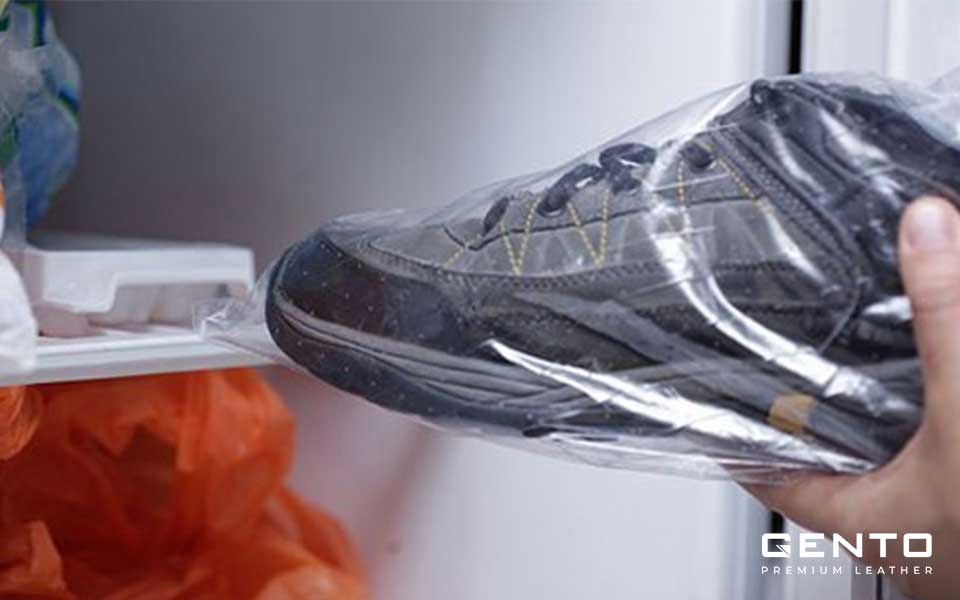 Cho giày vào ngăn đá tủ lạnh Cho giày vào ngăn đá tủ lạnh