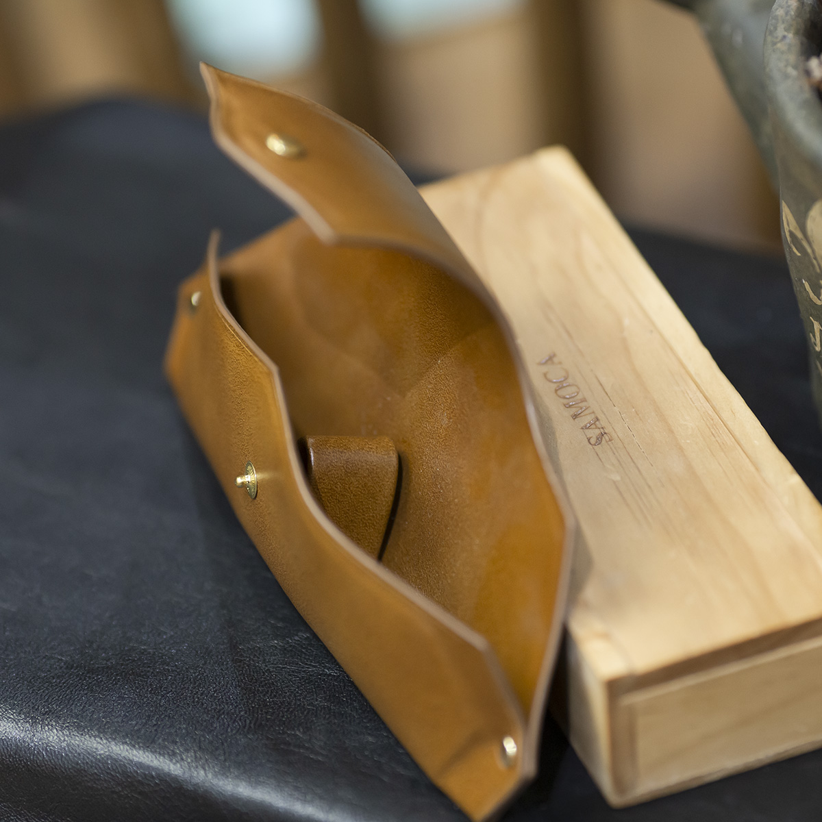 hop-dung-kinh-da-bo1 hộp đựng kính da bò