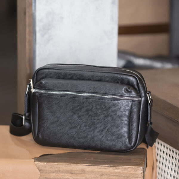 túi đeo chéo da bò