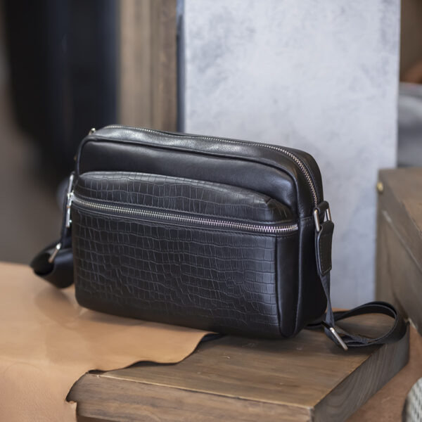 túi đeo chéo da bò