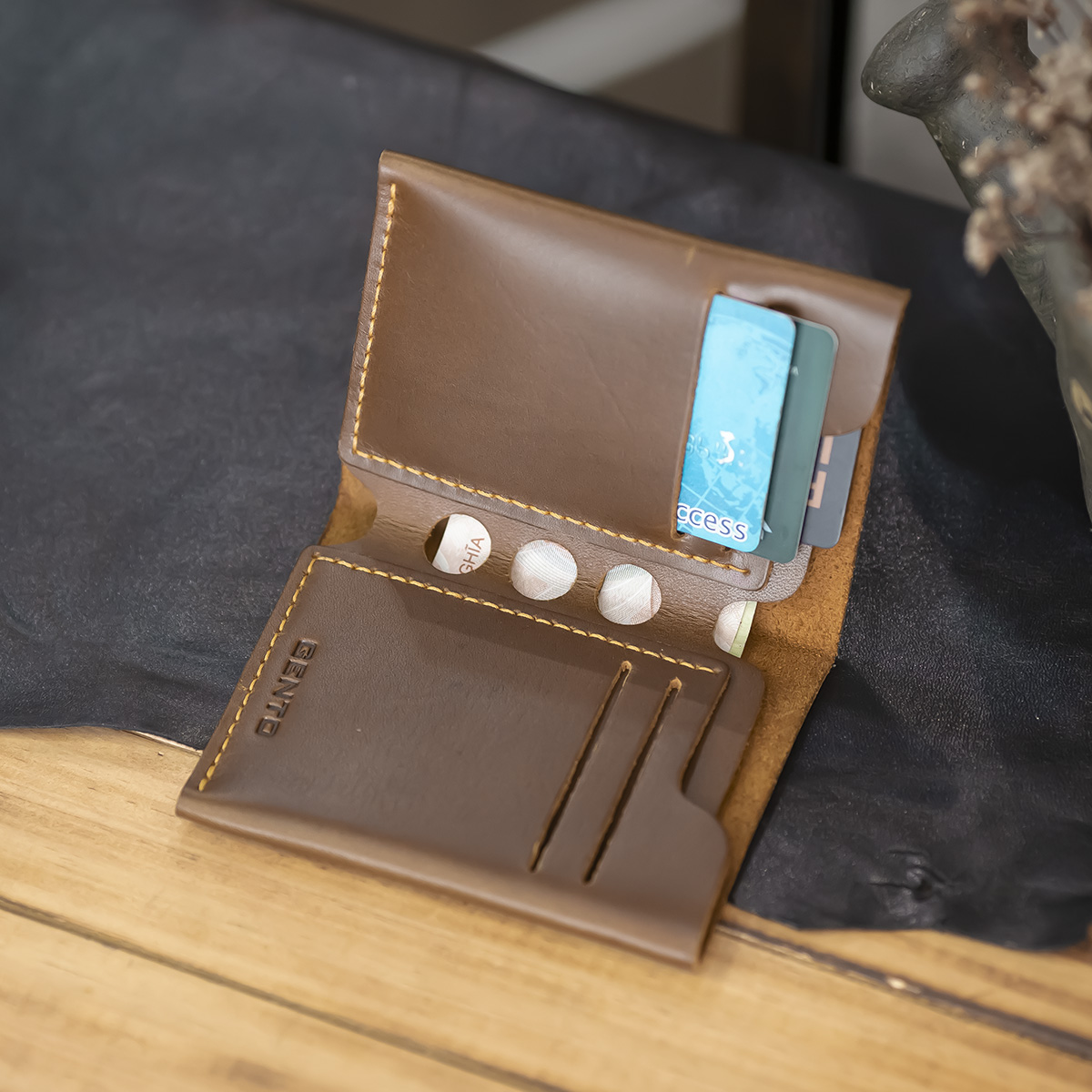 Ví đứng da bò sáp V7059 - GENTO Leather