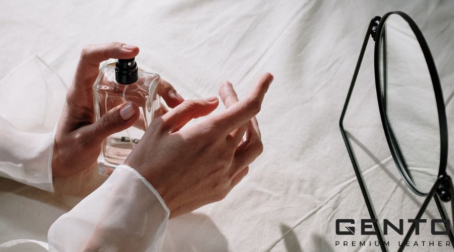 Cổ tay là vị trí xịt nước hoa thơm lâu phổ biến