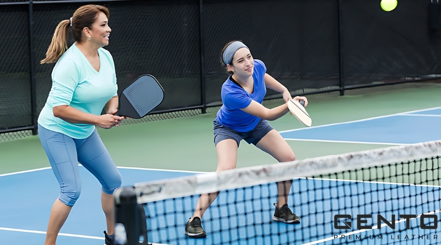 Pickleball có thể chơi từ 2 đến 4 người Pickleball có thể chơi từ 2 đến 4 người