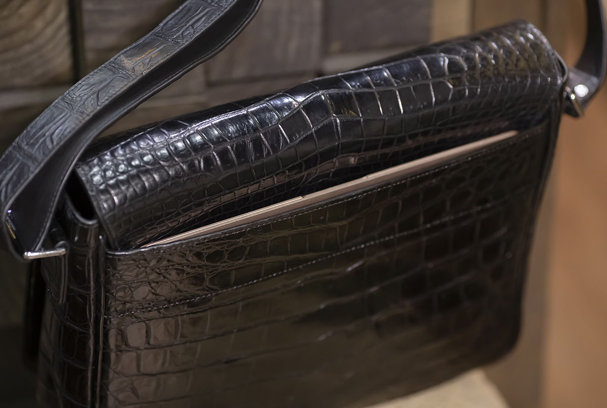 tui-da-ca-sau-16 túi đeo chéo nam da cá sấu GS986