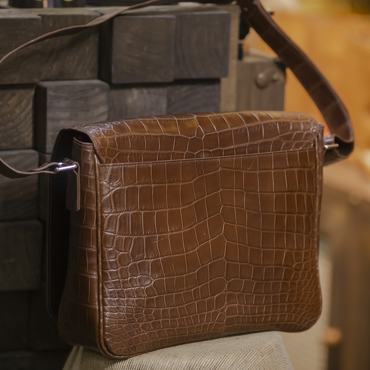 tui-da-ca-sau-6 túi đeo chéo nam da cá sấu GS986