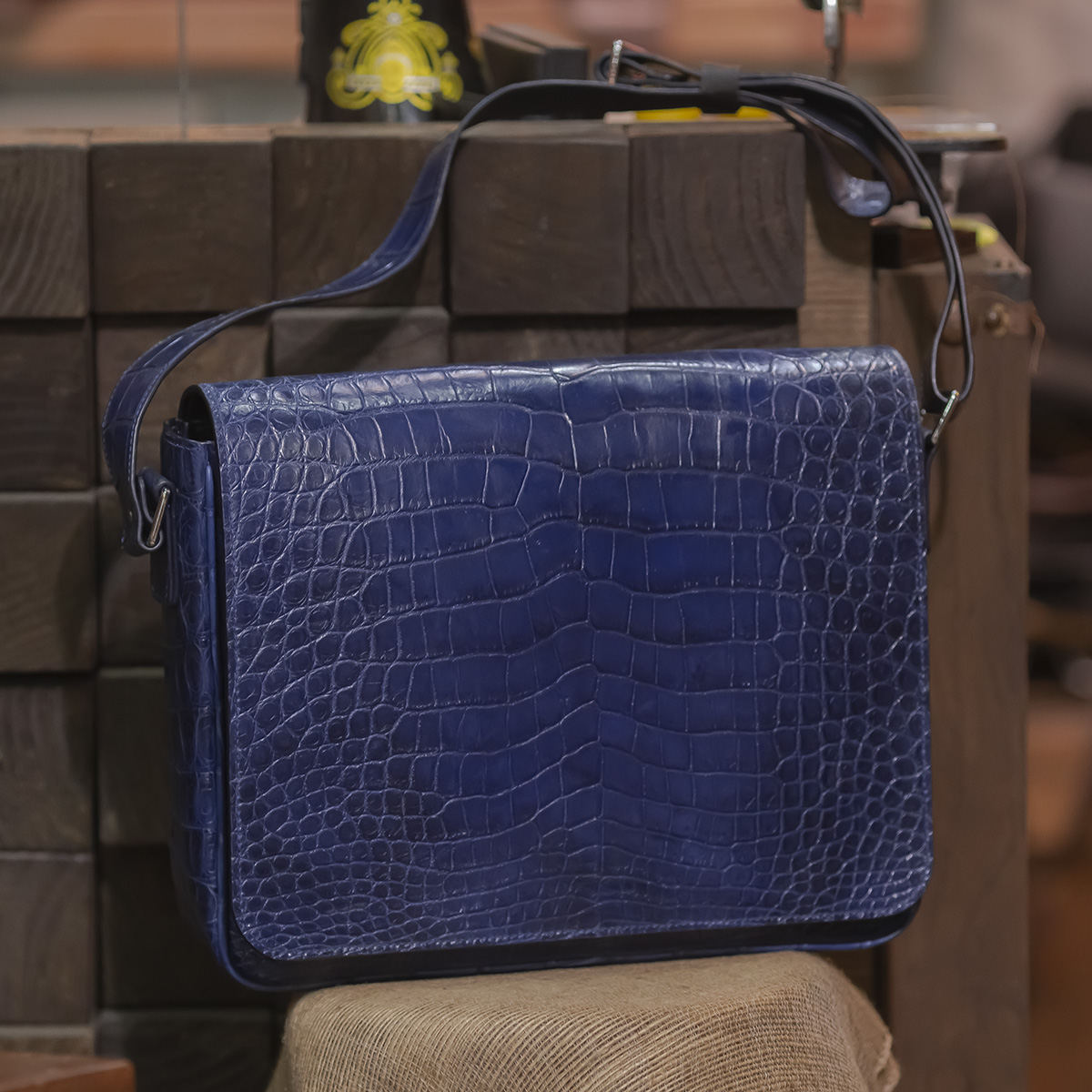 tui-da-ca-sau-8 túi đeo chéo nam da cá sấu GS986