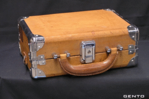 mini_cam-nang-chon-mua-va-bao-quan-tui-da-du-lich-ben-dep_1763453764_1763453764