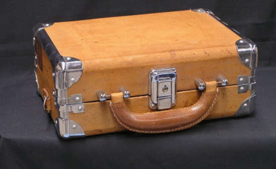 mini_cam-nang-chon-mua-va-bao-quan-tui-da-du-lich-ben-dep_1763453764_1763453764