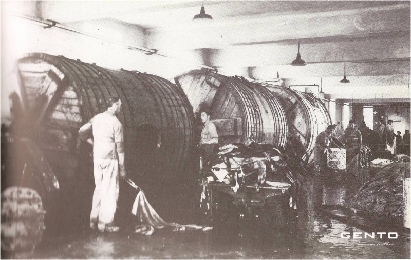 Lịch sử đồ da: Hành trình từ thời tiền sử đến biểu tượng của sự sang trọng Lịch sử đồ da: Hành trình từ thời tiền sử đến biểu tượng của sự sang trọng