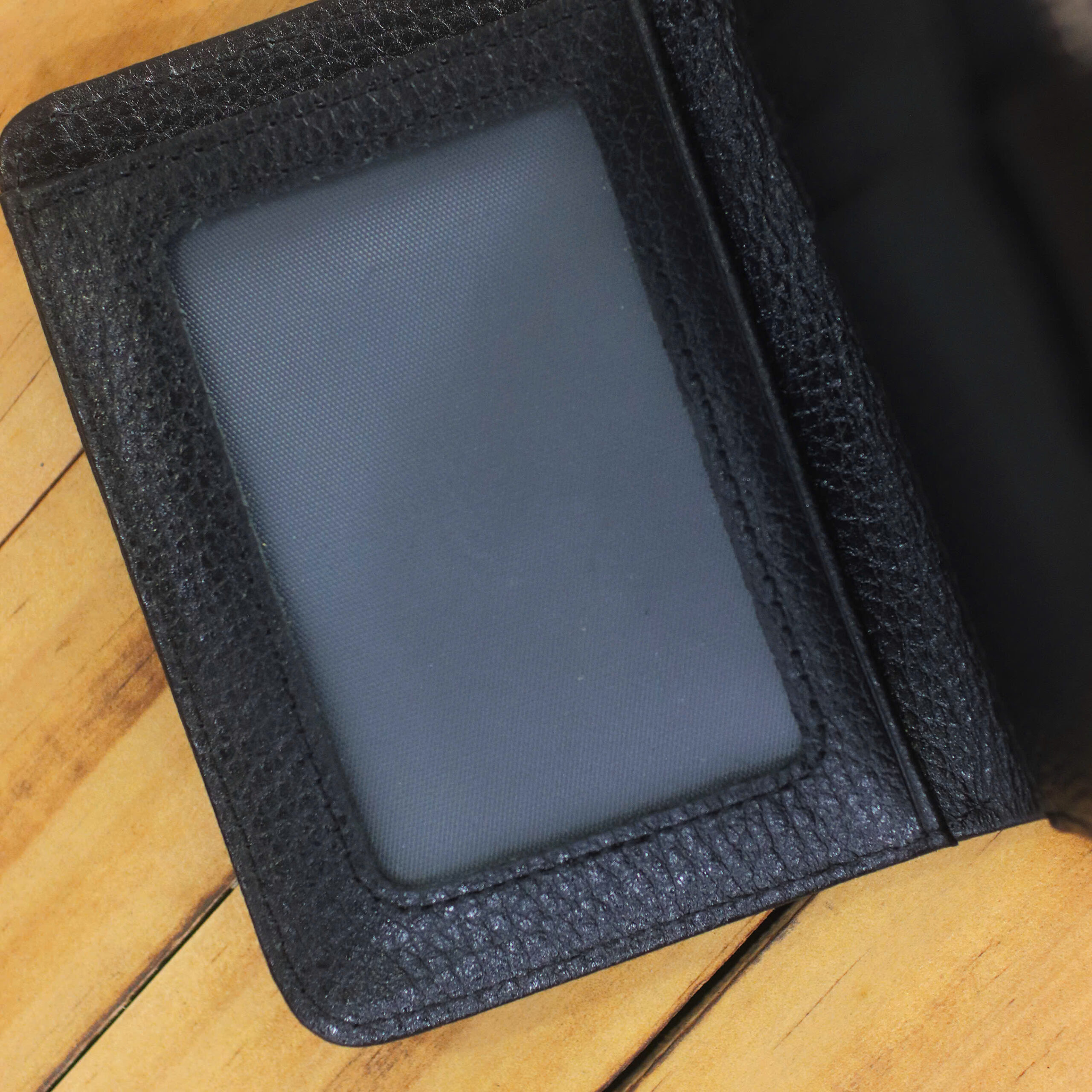 z7226446392807_bf7374e59fef9a2f9837168c11781b5b Ví Da Bò Cao Cấp V7089 - GENTO Leather